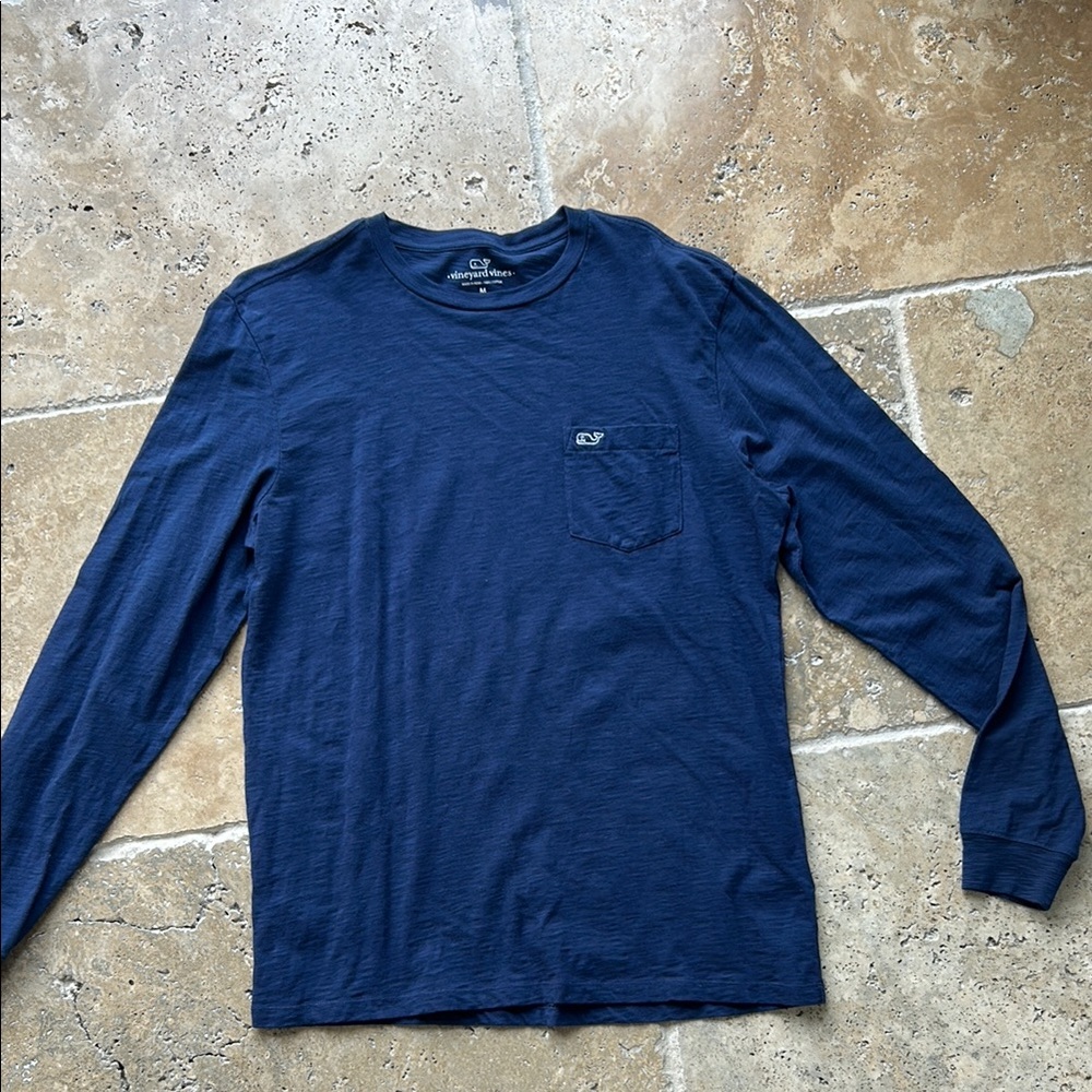 Navy blue long sleeve Vineyard Vines men’s shirt